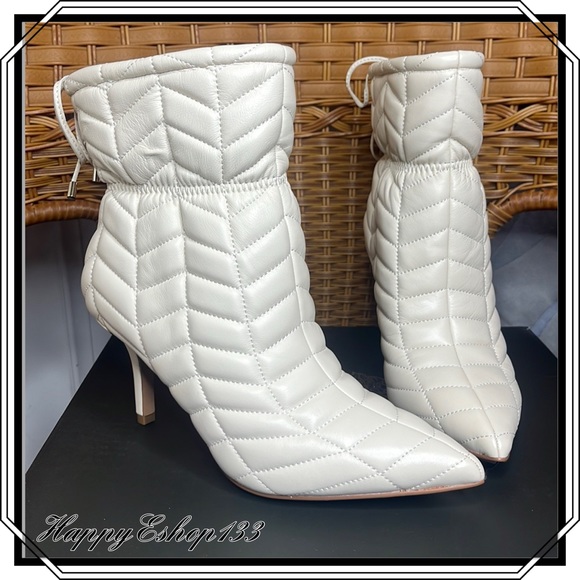 VINCE CAMUTO Leather Faderik Booties Cream Quilted - Picture 10 of 10